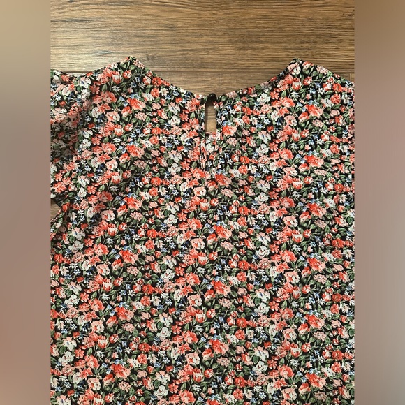 Floral Blouse - Picture 4 of 4
